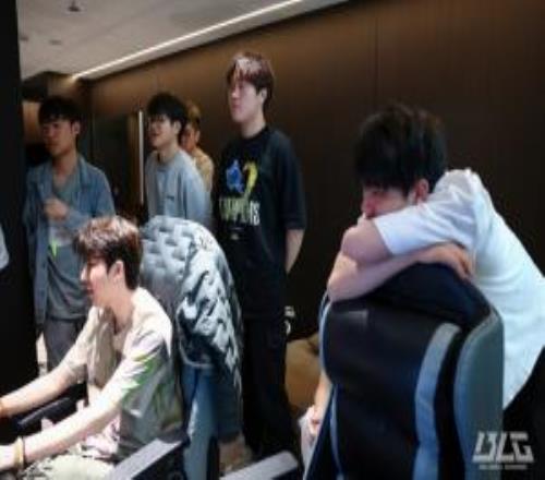 從目前的表現(xiàn)來(lái)看，吧友們覺(jué)得BLG有機(jī)會(huì)沖擊黃金之路嗎