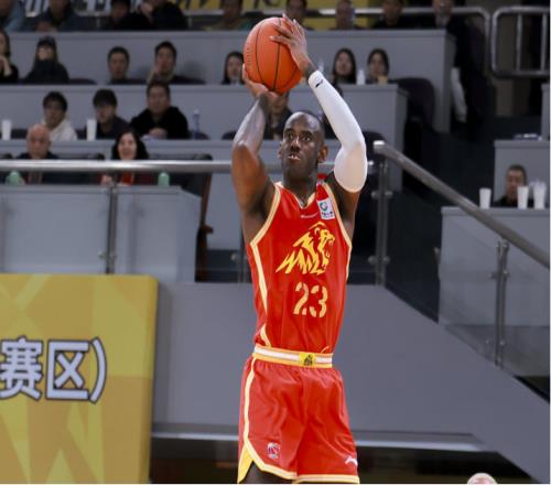 塔克36+15+12大號三雙！廣廈險勝山東高詩巖22+5胡金秋13分