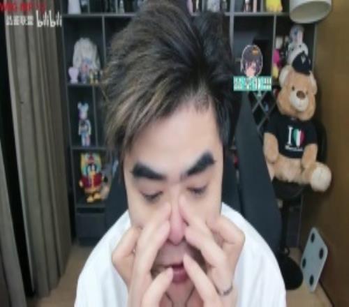 朱開：仿佛已經看到他們胸口那顆星了，BLG總體來說比去年好很多