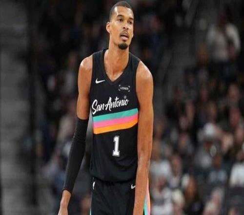 狂轟40分打爆獨(dú)行俠！文班解鎖65場(chǎng)大關(guān)，MVP和一陣穩(wěn)了