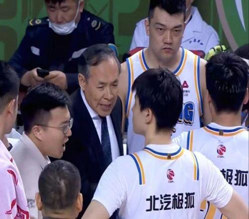 北京男籃大勝同城勁敵，廣東男籃33分大勝，遼寧男籃雙加時惜敗