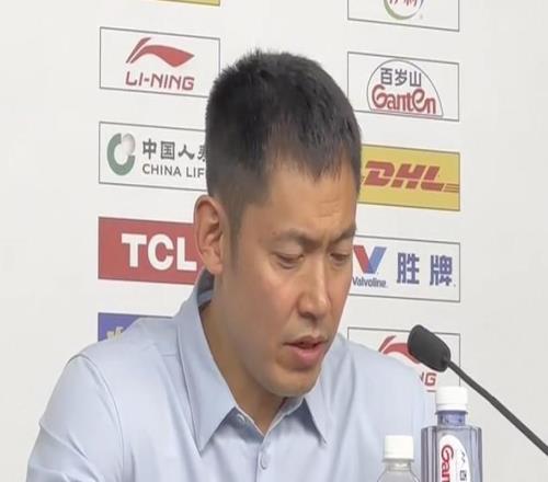 張慶鵬：球員壓力過大導(dǎo)致太急躁，后邊的比賽大家要挺胸昂頭