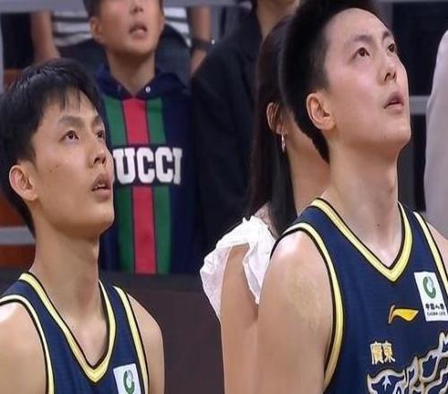 杜鋒：徐杰和胡明軒身體都不好一直在堅持希望最后幾場繼續(xù)拼