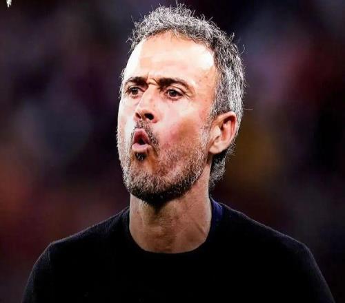 拉爵極其欣賞恩里克，未來必請他執(zhí)教曼聯(lián)！短期恐只能轉(zhuǎn)正卡里克