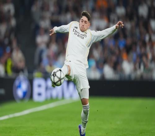 三場不勝+爭議點球，皇馬13.4億航母沉沒敲響“四大皆空”警鐘！