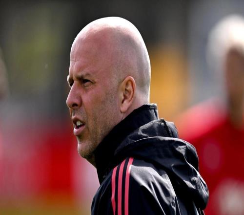 斯洛特：富勒姆會(huì)給我們制造巨大麻煩，現(xiàn)在不去想歐冠次回合