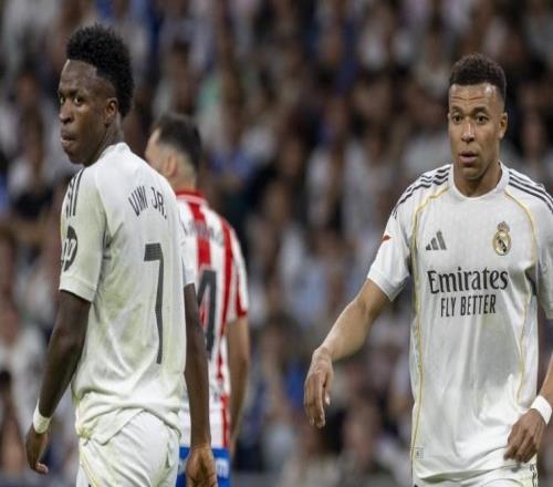 世體：皇馬球員再挨噓，伯納烏調(diào)高隊(duì)歌音量來掩蓋球迷的噓聲