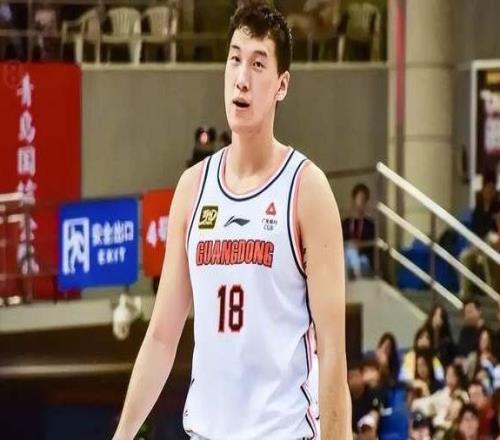 廣東穩(wěn)住前4，杜鋒深夜發(fā)聲，徐杰登上雜志封面，杜潤旺賽季高光