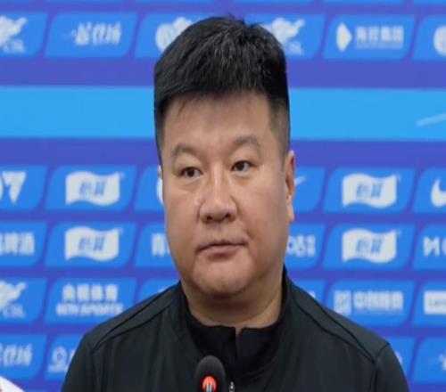 李金羽：這周訓(xùn)練很不錯(cuò)，客場(chǎng)比賽不好打，要保持專(zhuān)注度