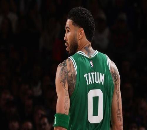 塔圖姆：想贏球但更想靠自己的雙腳走下球場(chǎng)