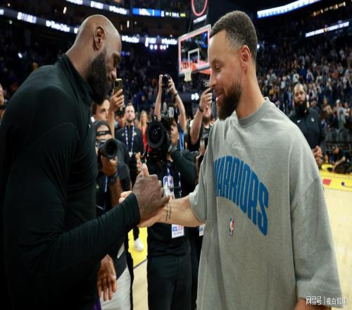 詹姆斯動情坦言：本賽季竟從未和庫里交手，未來不知還有多少機會