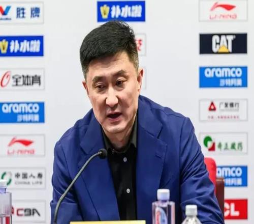 杜鋒大吐苦水：2人有傷太困難，媒體人吐槽：沒(méi)傷有籃的你卻不用