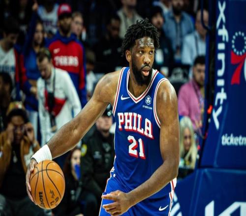 年薪5500萬，又一次受傷倒下！從MVP跌落神壇，你很難拿總冠軍了