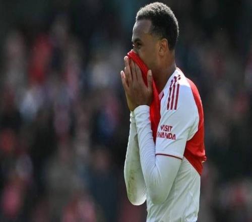 TA：阿森納全隊(duì)都展現(xiàn)出了焦慮感，這讓他們又掉鏈子了