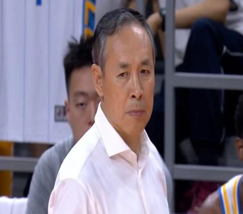 CBA五大主教練被喊下課，杜鋒邱彪兩個(gè)極端，許利民或被李楠取代