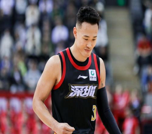 隊(duì)史紀(jì)錄！深圳橫掃江蘇豪取12連勝賀希寧24分總?cè)殖瑐髌?></a></div><div   id=