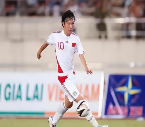 武漢三鎮(zhèn)未來(lái)要是五輪不勝，個(gè)別球迷就建議鄧卓翔救火，引發(fā)熱議