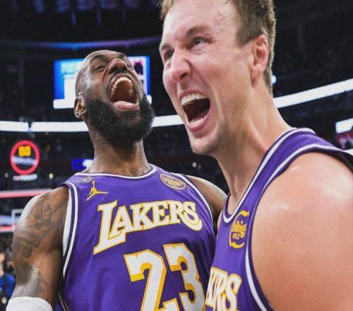 2換1神級交易！狂攬31助攻5失誤！詹姆斯等來頂級控衛(wèi)