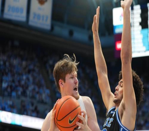 馬龍接手UNC才3天，首發(fā)控衛(wèi)已跳車跑路