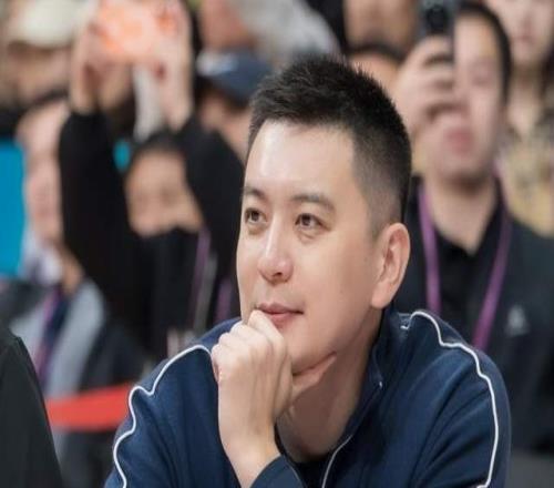 真不講情面！楊鳴點(diǎn)評(píng)北京男籃，直言仍未展現(xiàn)冠軍相，高看上海隊(duì)