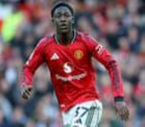 曼聯(lián)花18個月捧紅的太子，差點被阿莫林白送，周薪翻5倍留隊