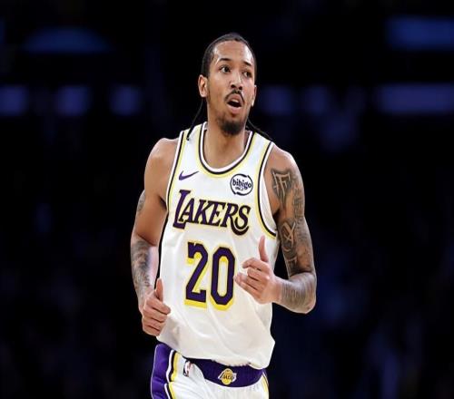 湖人轉(zhuǎn)正雙向合同后場新星，他會(huì)在季后賽中偶爾爆發(fā)幾場嗎