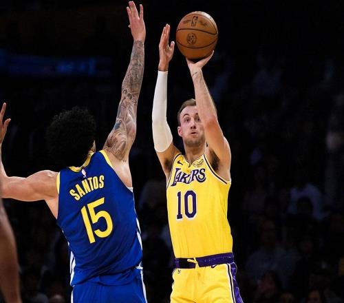 砍15+16+11，轟14+8！湖人交易大獲成功，拿廢品換寶刀，賺到家了