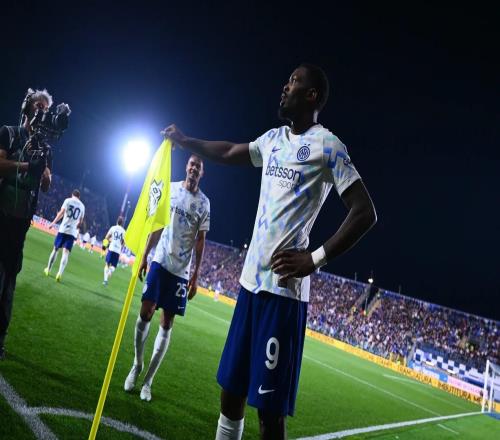 托死敵的福國米逆轉(zhuǎn)科莫后尤文成功進(jìn)入積分榜前四