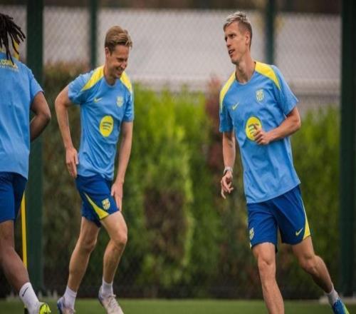 世體：赫拉德馬丁和貝爾納爾缺席今日訓(xùn)練德容則加大強(qiáng)度