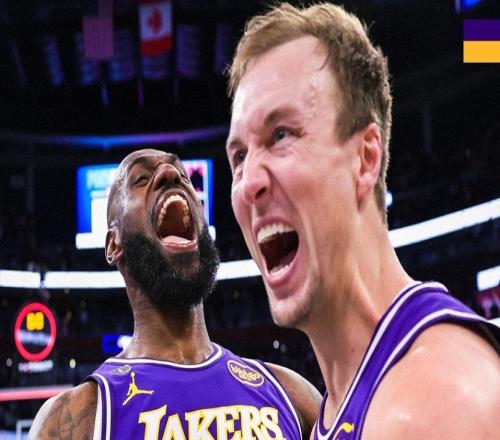 單核場(chǎng)均28+13+8！雷迪克狂贊勒布朗無(wú)所不能霍里：比95%的人強(qiáng)