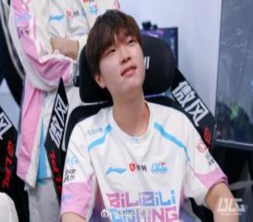 我會打爆LPL所有上單！Bin單殺數(shù)、對位補刀差、場均鍍層數(shù)等多項數(shù)據(jù)位列聯(lián)賽第一