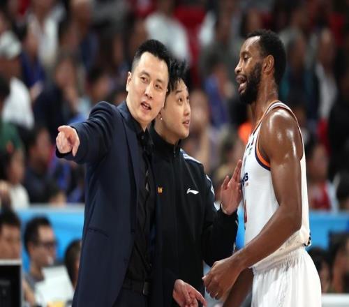 時(shí)隔24年再度登頂CBA常規(guī)賽，總冠軍才是這支上海男籃的終極目標(biāo)