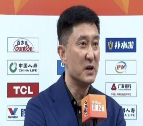 杜鋒：多人有傷依然頑強(qiáng)拼搏，贏球的關(guān)鍵就是廣東籃球的精神