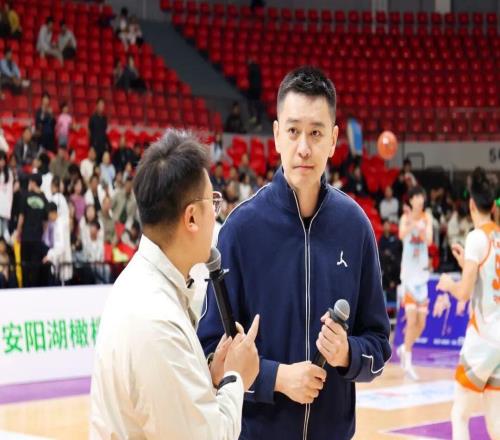 楊鳴現身十堰：他們距離CBA僅一步之遙！