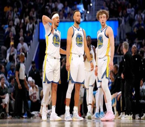 搞笑，勇士隊庫里在波德齊姆斯基砍30分后：像布克砍70分一樣慶祝