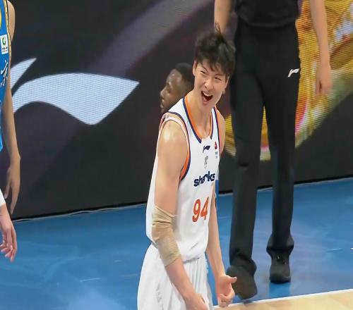雙外援粵滬大獲全勝！大王生涯之夜，上海鎖定冠軍，廣東殺回前3