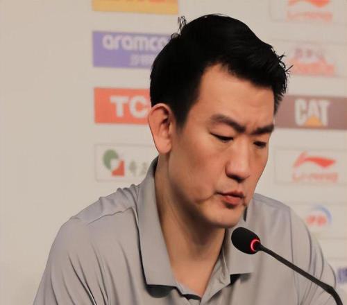 服氣了王博承認(rèn)防守體系被打穿，粵迷：還好意思說廣東摔跤嗎