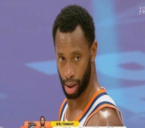 弗格發(fā)威！三分球12中9，全場砍下36分，助上海男籃提前鎖定常規(guī)賽冠軍