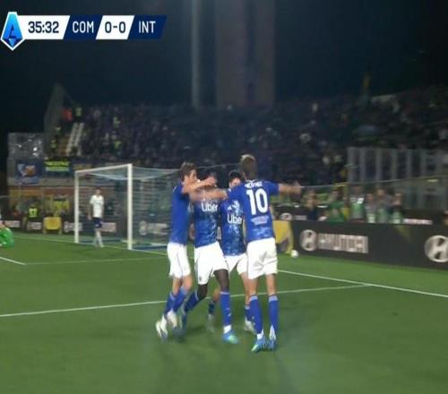 自1988年以來(lái)，科莫首次在意甲聯(lián)賽中攻破國(guó)米球門