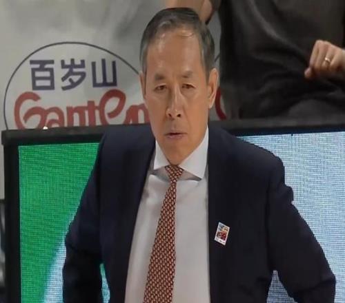 許利民談杰曼貝利合砍14分：外援能力和對手有差距需要團(tuán)隊(duì)去調(diào)整