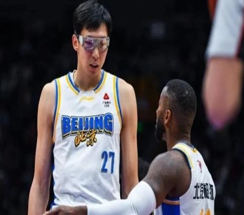 上海男籃19連勝！擊敗北京首鋼，弗格大爆發(fā)，王哲林24分17籃板