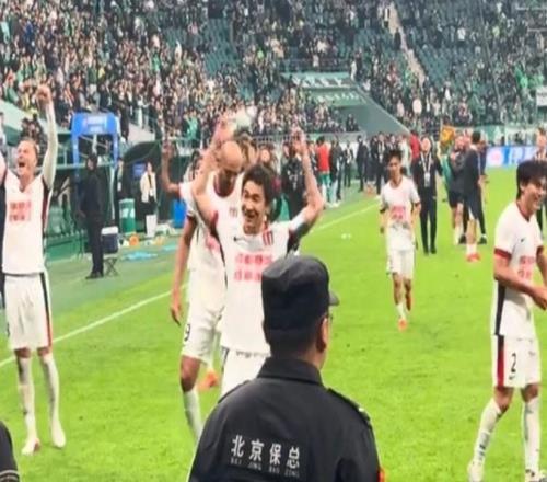 韋世豪社媒慶祝贏球：這就是成都，永不放棄，團隊的力量