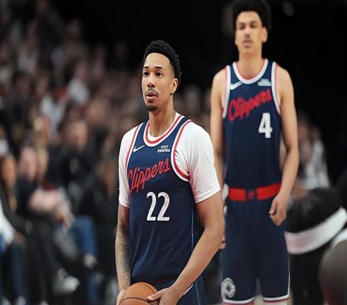 打不死的小強(qiáng)！要不是側(cè)翼新星足夠強(qiáng)硬，他早就被快船淘汰了