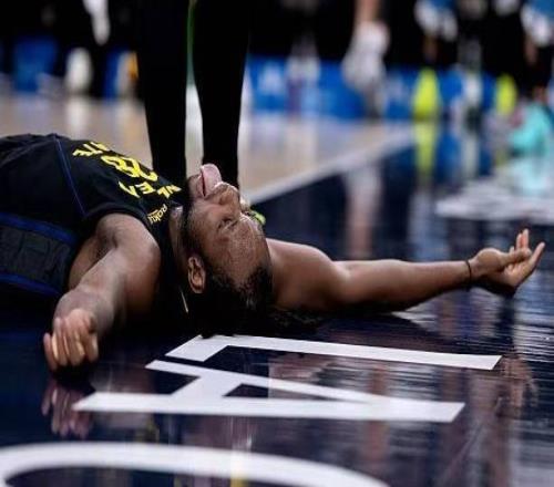 籃下得分能力相當(dāng)不錯(cuò)！勇士會(huì)給內(nèi)線臨時(shí)工提供一份正式合同嗎