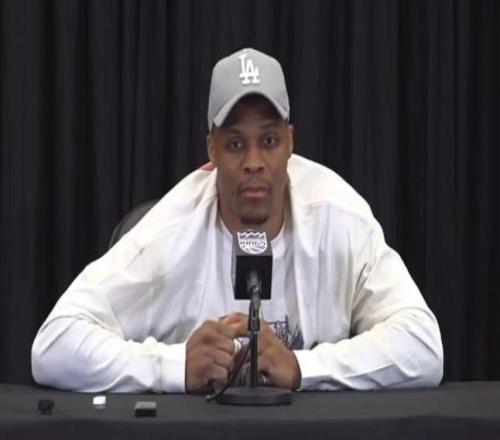 威少：人們太關(guān)注抱團(tuán)奪冠，重要的是待在一個(gè)我被需要的地方