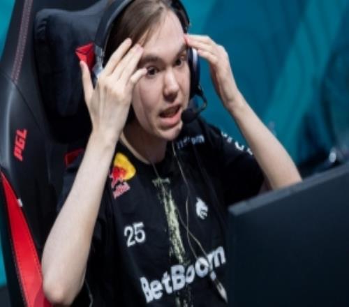 兩位明星選手狀態(tài)低迷！donk&molodoy打出生涯單圖最差0.3rating