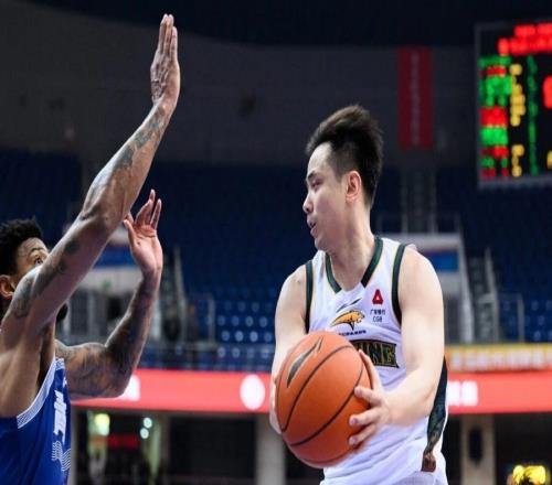 CBA男籃動(dòng)態(tài)更新！帶來(lái)廣東男籃胡明軒、北京男籃趙睿以及遼寧男籃最新消息