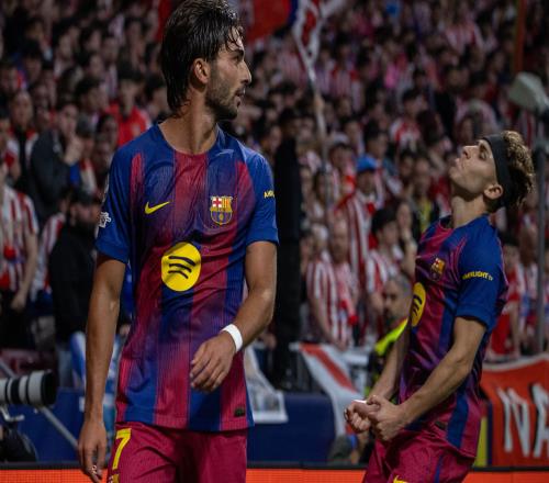 費蘭被換下時情緒激動，憤怒摔水瓶表達不滿_西甲直播