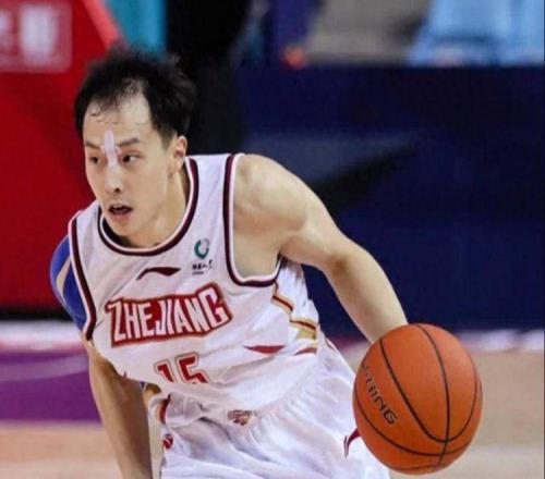 他是CBA幸運兒，場均僅4分，卻拿600萬頂薪，合同還有3年