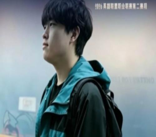 LPL賽事官方發布整活視頻：誰能給Bin背上書包